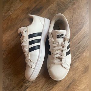 Adidas Cloudfoam Advantage Sneakers Women’s 8.5